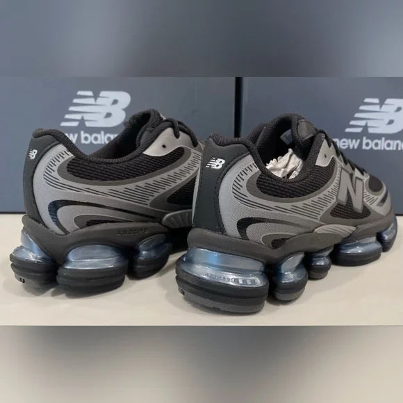 Men's Size 10 New Balance Abzorb 2000 Black/Gray